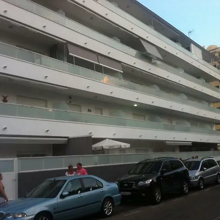 Cala Blanca Solo Familias Гандия